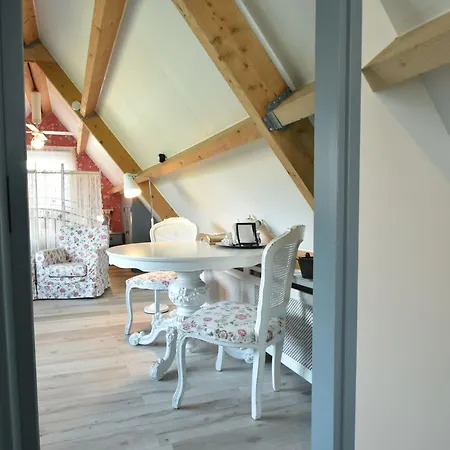 Appartement Pleasant In Het *